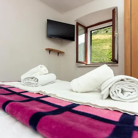 River House With Jacuzzi Vendégház Žrnovnica