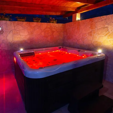招待所 River House With Jacuzzi